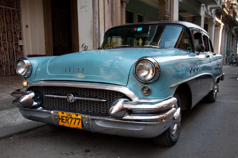  Buick Eight in the streets of Trinidad 